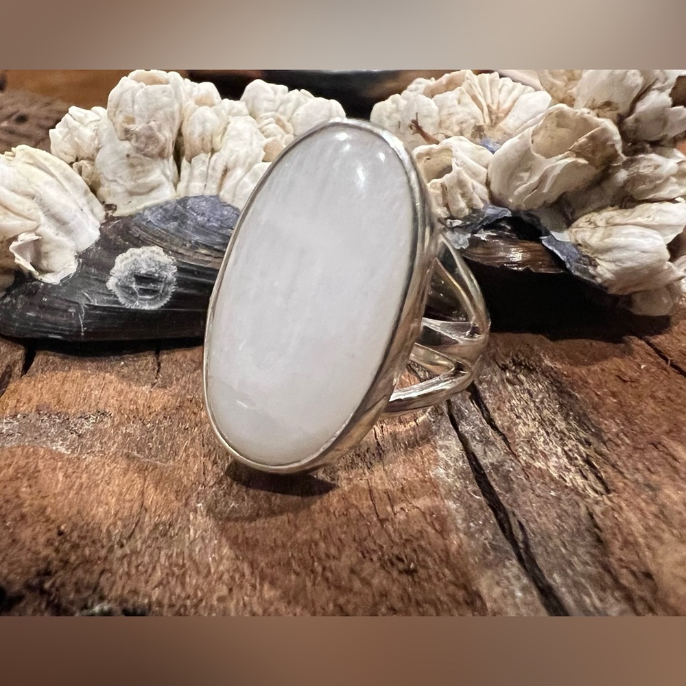 NWT Bali Ring Moonstone Sterling Silver Oval Large Blue White Size 6